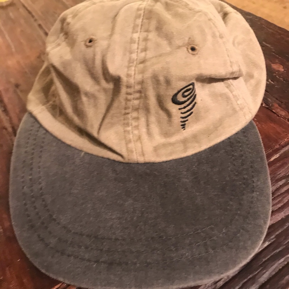 💋SOLD💋All Weather Cap, Tan Kachi and Gray Cotton